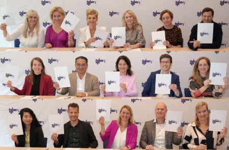 Mogelijk tekent Code-V: "Gelijke kansen voor alle ondernemers vinden wij logisch" Mogelijk tekent Code-V: "Gelijke kansen voor alle ondernemers vinden wij logisch"